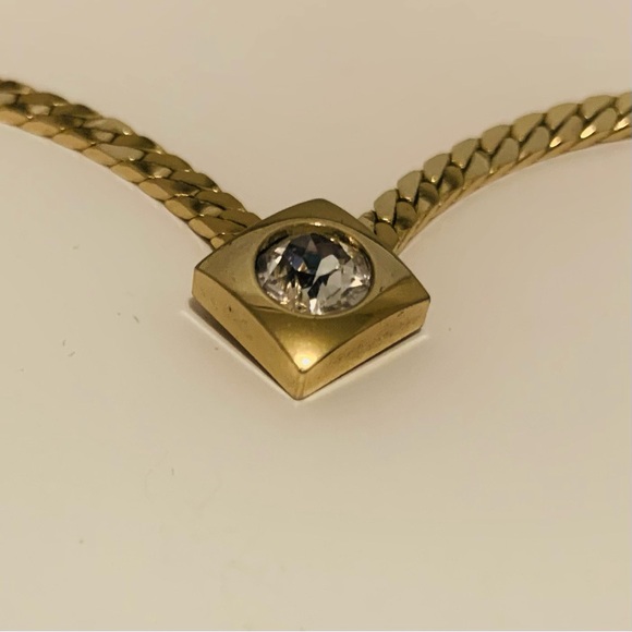 VTG NECKLACE Gold Tone Herringbone V Chocker 1980s Rhinestone Embedded Pendant - Picture 11 of 15